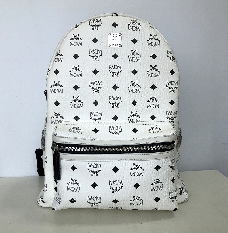 極美品 MCM スタッズ リュック ホワイト レザー ヴィセトス ロゴ