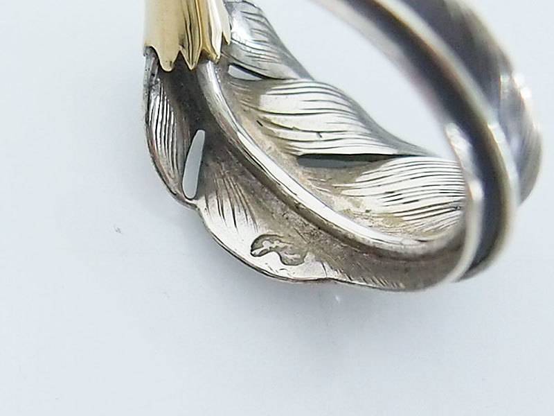 美品 LARRY SMITH 18K EAGLE HEAD KAZEKIRI FEATHER RING GOLD ACCENT 