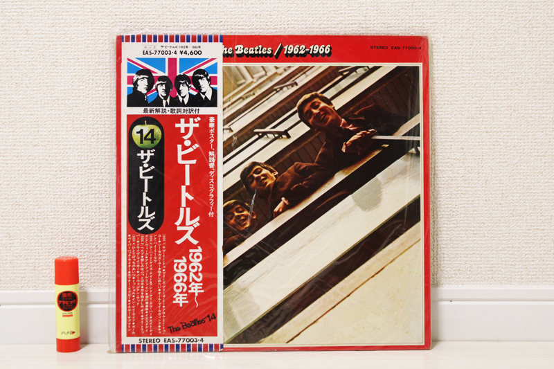 □ザ・ビートルズ 2LP 中古レコード 国旗帯 THE BEATLES/1962-1966 赤