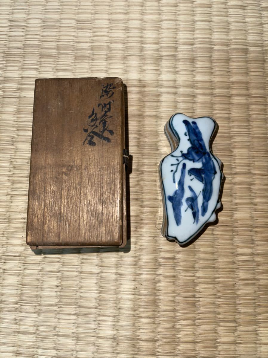 全国無料，安い 唐物 古染付魚型香合 共箱 青花人物香合 中国美術 高さ2.8cm 幅9cm 縦4.3cm(明)｜売買されたオークション情報、yahooの商品情報をアーカイブ公開 - オークファン 明