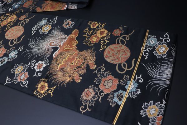 にゃんす アンティーク名古屋帯　美品　唐獅子牡丹　上質な　正絹　N1-40 名古屋帯 アンティーク 唐獅子 牡丹 黒 昭和レトロ｜ジャパン