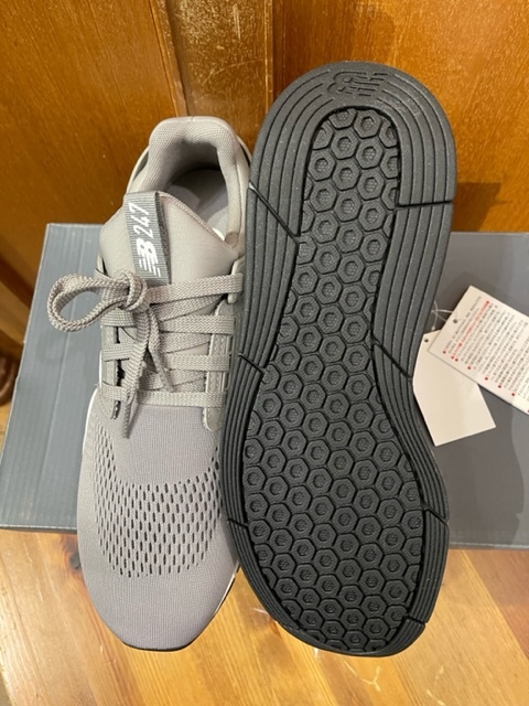 NewBalance MS247EG 26.0 ライトグレー NB 新品 メンズスニーカー ニューバランス メンズシューズ 新品未使用品 送料無料  NEW BALANCE(26.0cm)｜売買されたオークション情報、Yahoo!オークション(旧ヤフオク!) の商品情報をアーカイブ公開 -  オークファン（aucfan.com）