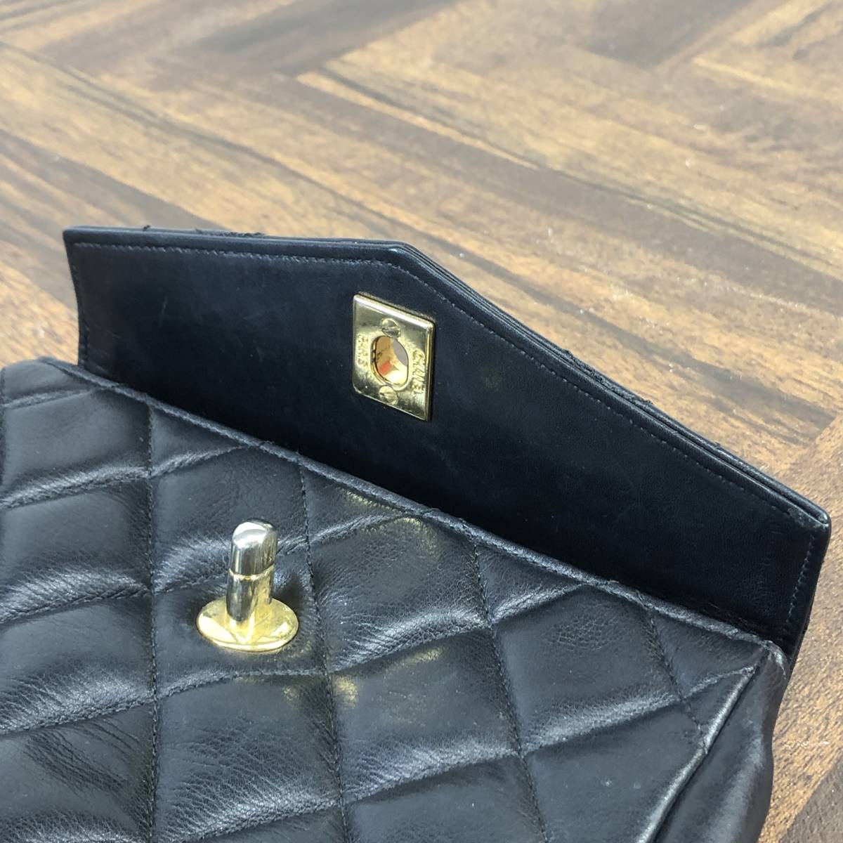 シャネル マトラッセ ラムスキン ウエスト ボディ バッグ ポーチ ターン. CHANEL シャネル マトラッセ ラムスキン ウエストポーチ ミニバッグ