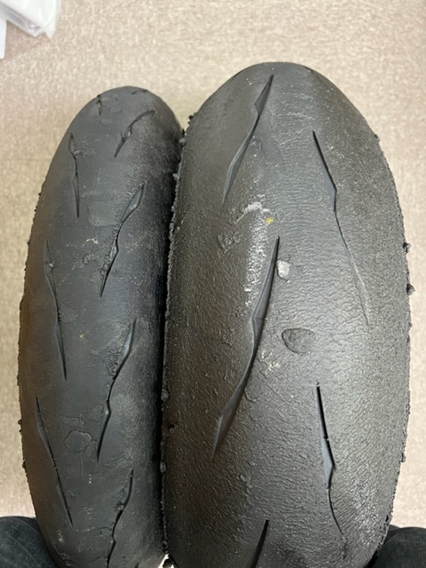 Apr-1◆ 2021年製造 BRIGESTONE BATTLAX RACING R11 ブリヂストン バトラックス レーシング 前:120/600 R17 後:180/640 R17 