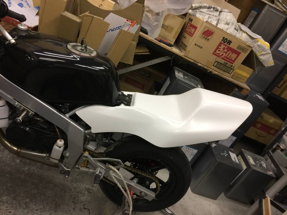 簡易スクリーン付きNSR50後期カウリング、シートカウル、NEWタンク