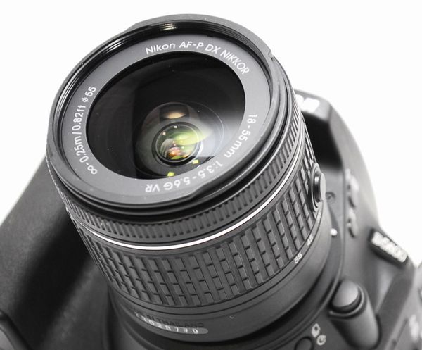 1円 Nikon D5600 AF-P DX NIKKOR 18-55mm 1:3.5-5.6G 70-300mm 1:4.5