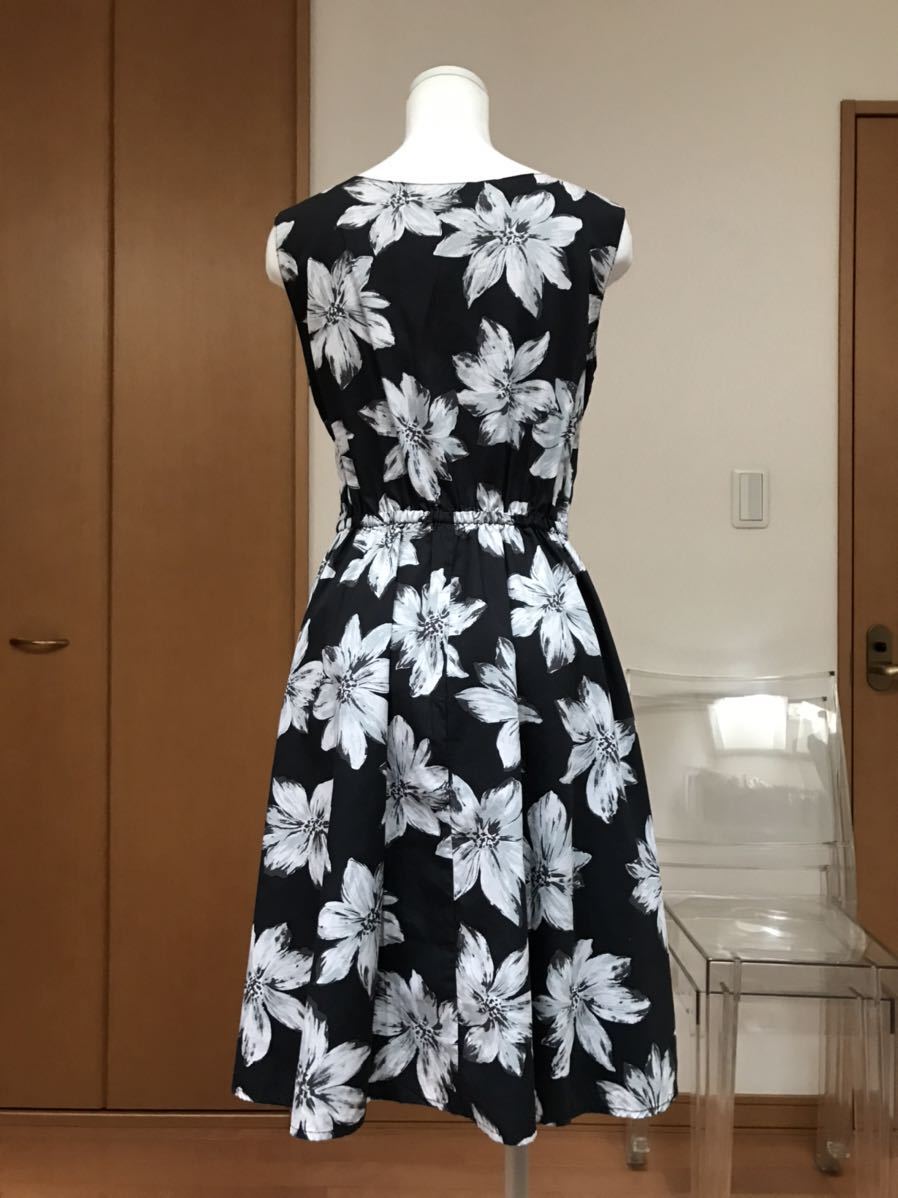 Mercuryduoブラック花柄ノースリーブ膝丈ワンピースS美品 マーキュリー 