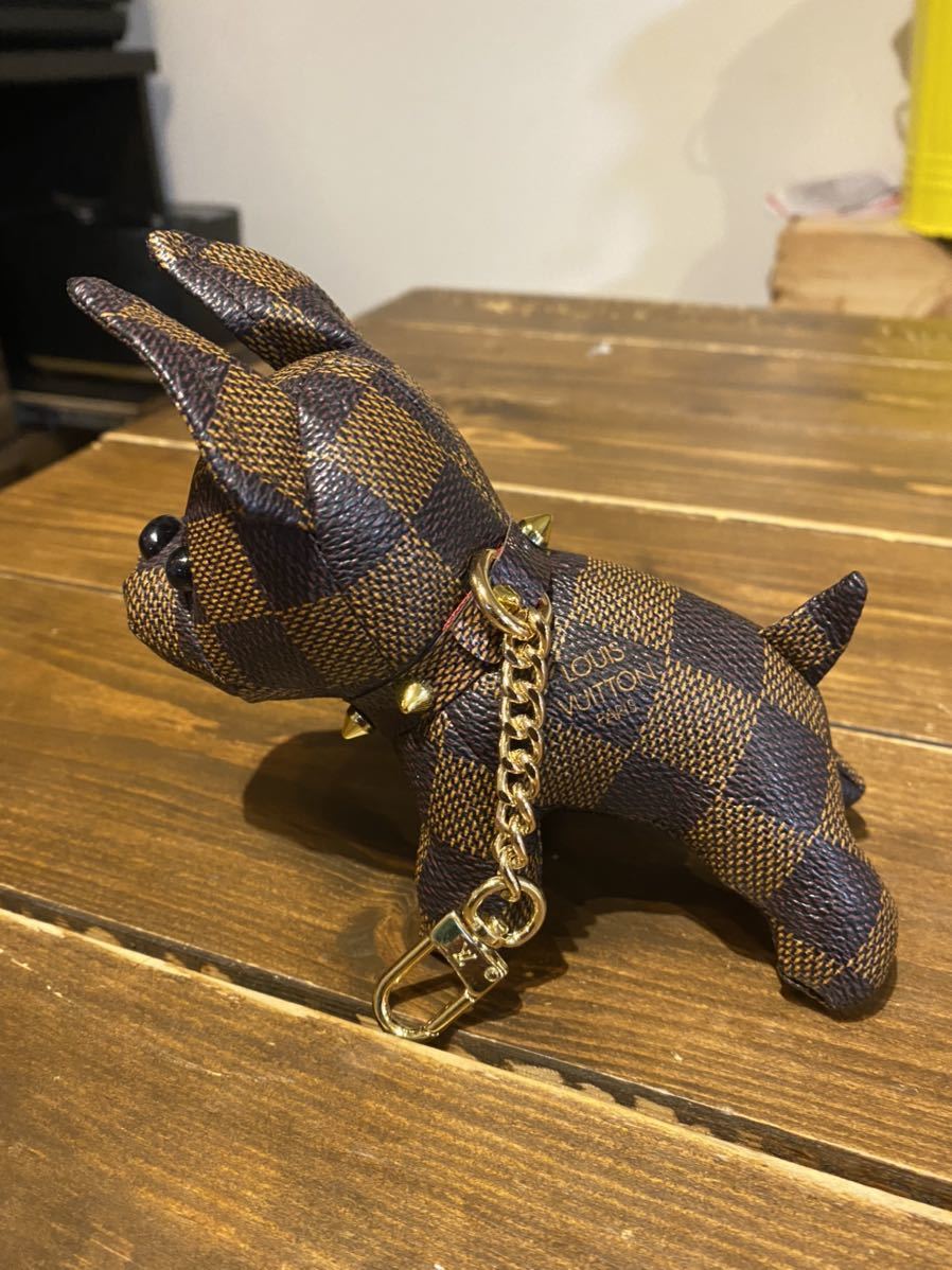 ヴィトンフレンチブルドッグ犬キーホルダーチャーム ルイヴィトン