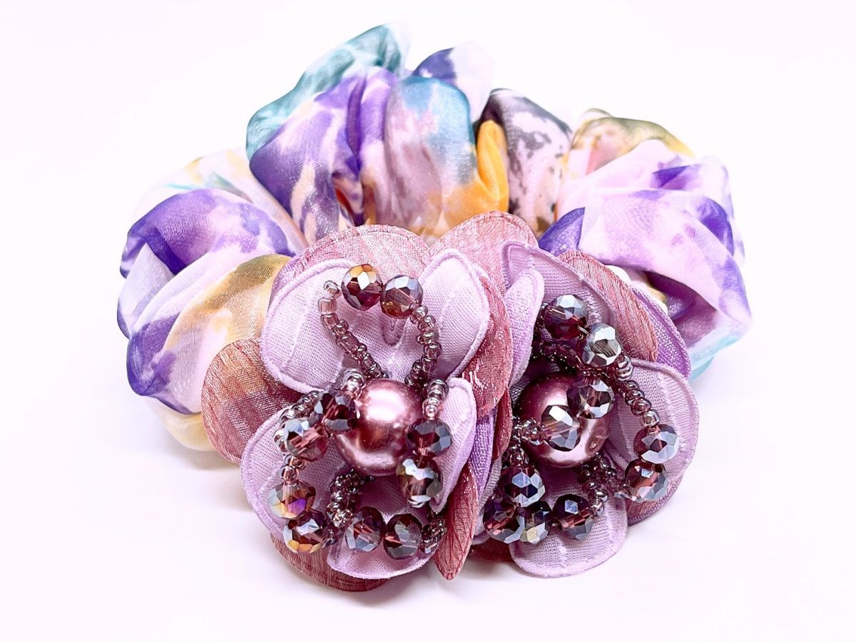 ハンドメイドシュシュ☆パープル花柄 和柄】華やかなラメ入り