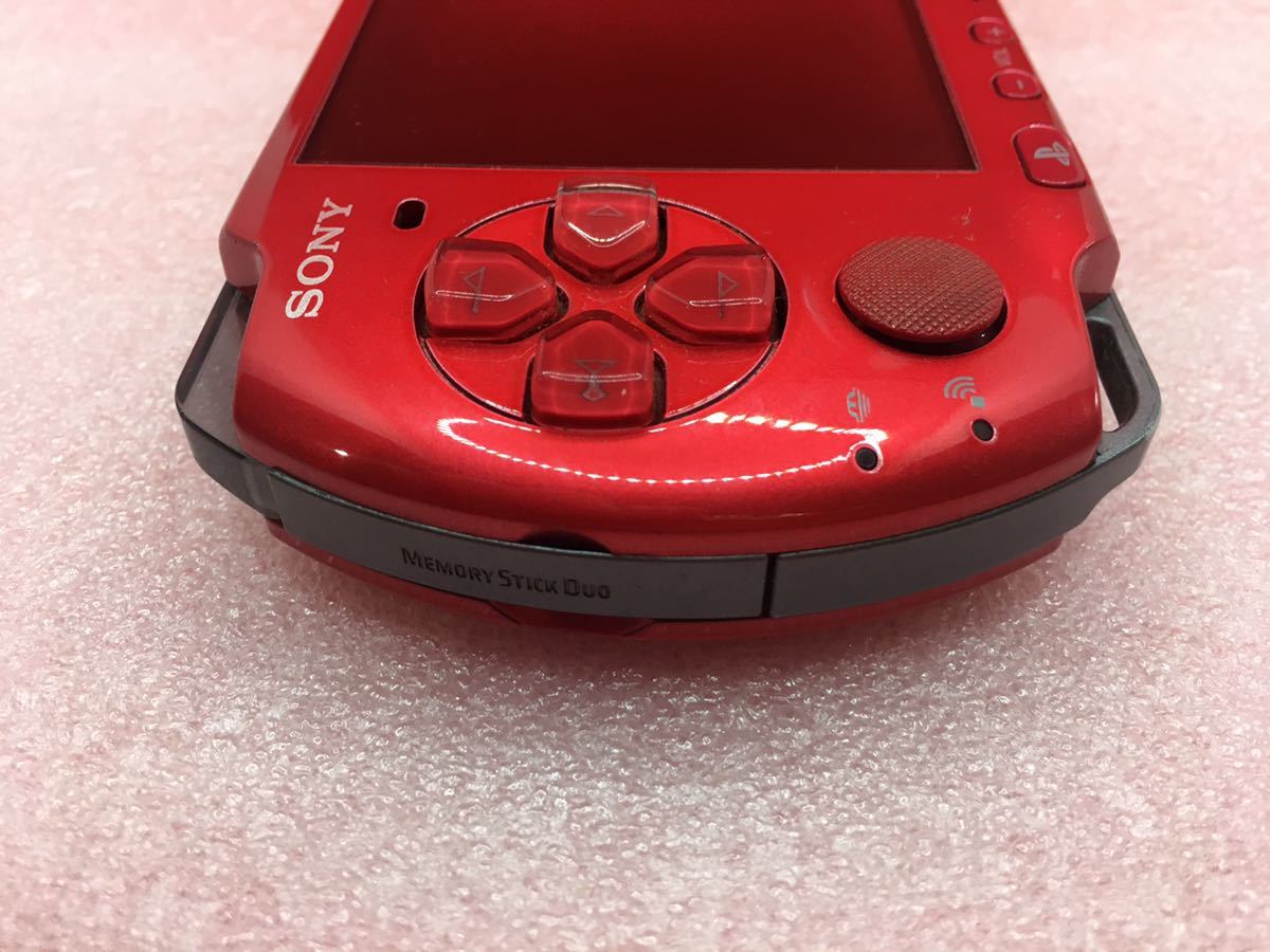 美品 PSP3000レッド メモリースティック付き モンスターハンター