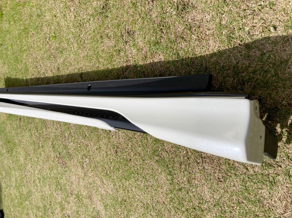 モデリスタハリアー60 65右サイドスカート 070 ホワイトパール