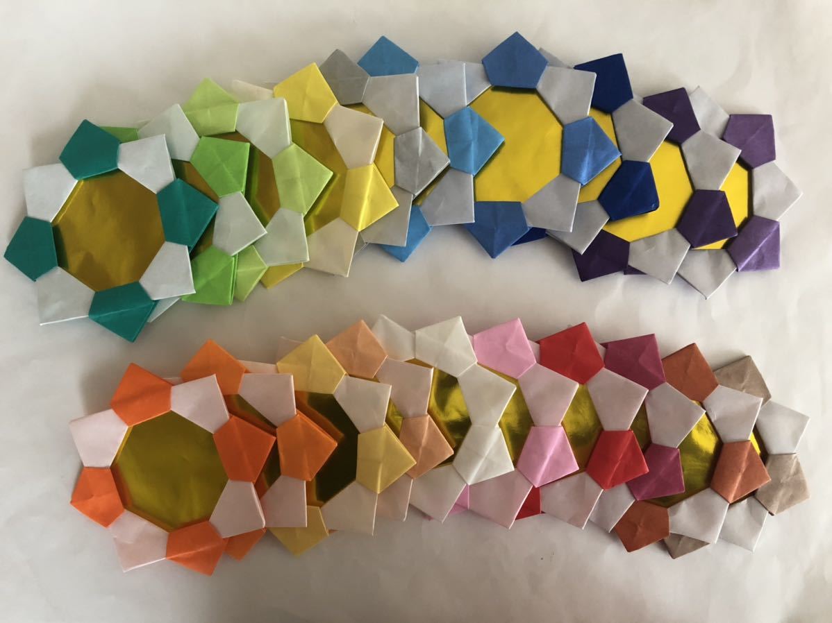 ハンドメイド 折り紙 花メダル ゴールド 枚 壁面飾り イベント 幼稚園 施設 折り紙 千代紙 売買されたオークション情報 Yahooの商品情報をアーカイブ公開 オークファン Aucfan Com