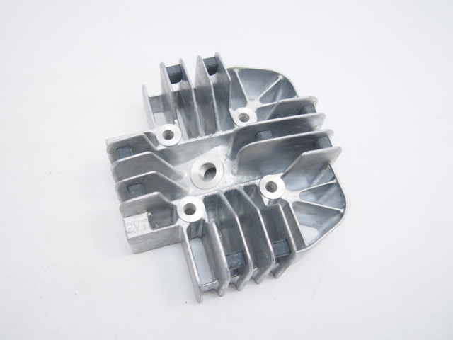 マニア必見!未使用.メイト90.純正シリンダーヘッド.2VT.MATE.V90T.V90.絶版2スト.郵政