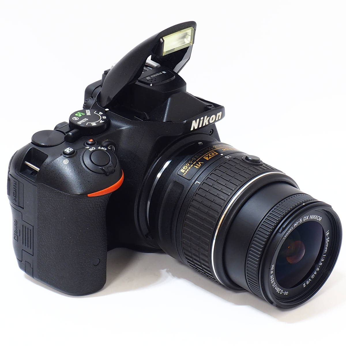 Nikon D5500 AF-S DX NIKKOR 18-55mm F3.5-5.6G VR II BLACK 2416
