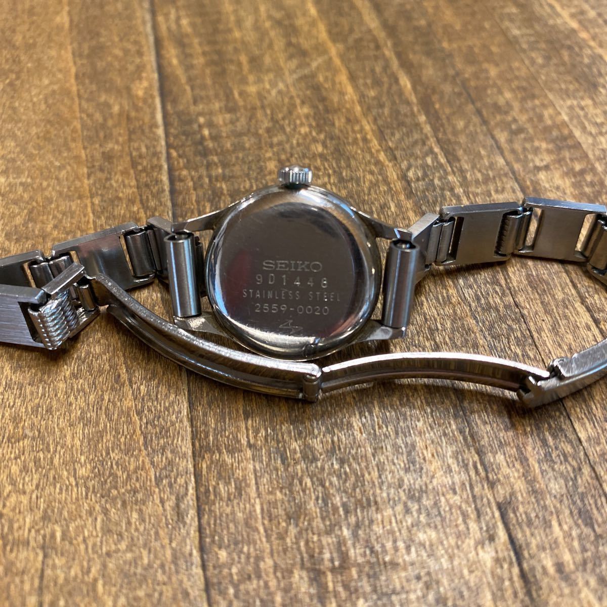 1970年代 Seiko セイコー レディース腕時計 24jewels 9d1448 2559 00 ヴィンテージセイコー ビンテージ腕時計 ミニ 腕時計 当時物 昭和 セイコー 売買されたオークション情報 Yahooの商品情報をアーカイブ公開 オークファン Aucfan Com