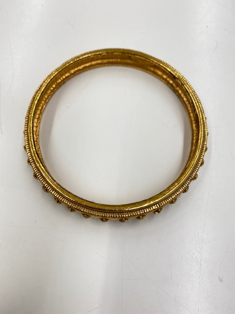 s1048553402.2