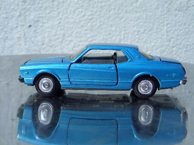 クラシカルな欧州風高級車、トヨタ「マークII」3代目が98.2万円 トヨタ マークII トヨタ3代目「コロナ AT マークII」に30年ぶりに復帰！ のスペック詳細 20年前に造られたクルマとともに今も現役！82歳のオーナーの愛車は 3.0 1988年式モデル 往年のカセット 茨城トヨペットが日本最大級の旧車イベント“ノスタルジック２デイズ グランデ| グランデ 2.5 トヨタ自動車のクルマ情報