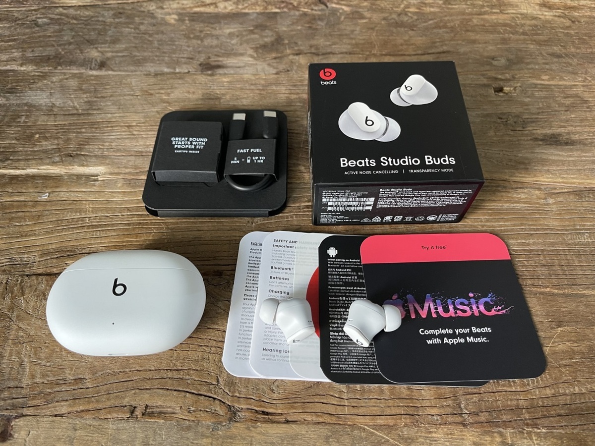 Beats by Buds 完全ワイヤレスイヤホン Studio beats + - イヤホン