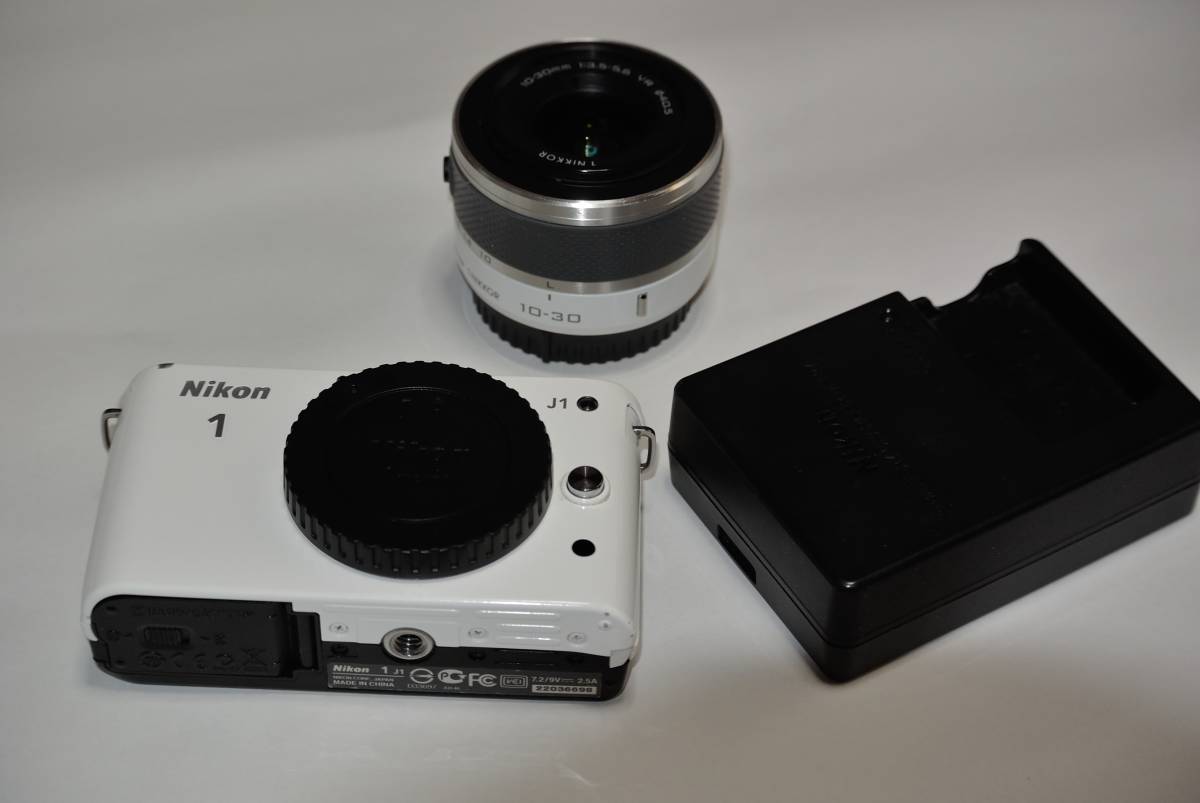 0 J1 ⁄ Nikon ニコン ホワイト 公式通販 Nikon1 | S1 J2 J3 S2 J5 J4 (
