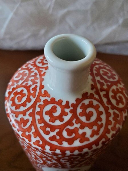 サントリーウイスキー　白州 赤絵蛸唐草 寿 文筒形瓶 有田焼 陶器ボトル 未開封 白州12年赤絵蛸唐草 寿 文筒形瓶 有田焼サントリースペシャルボトル