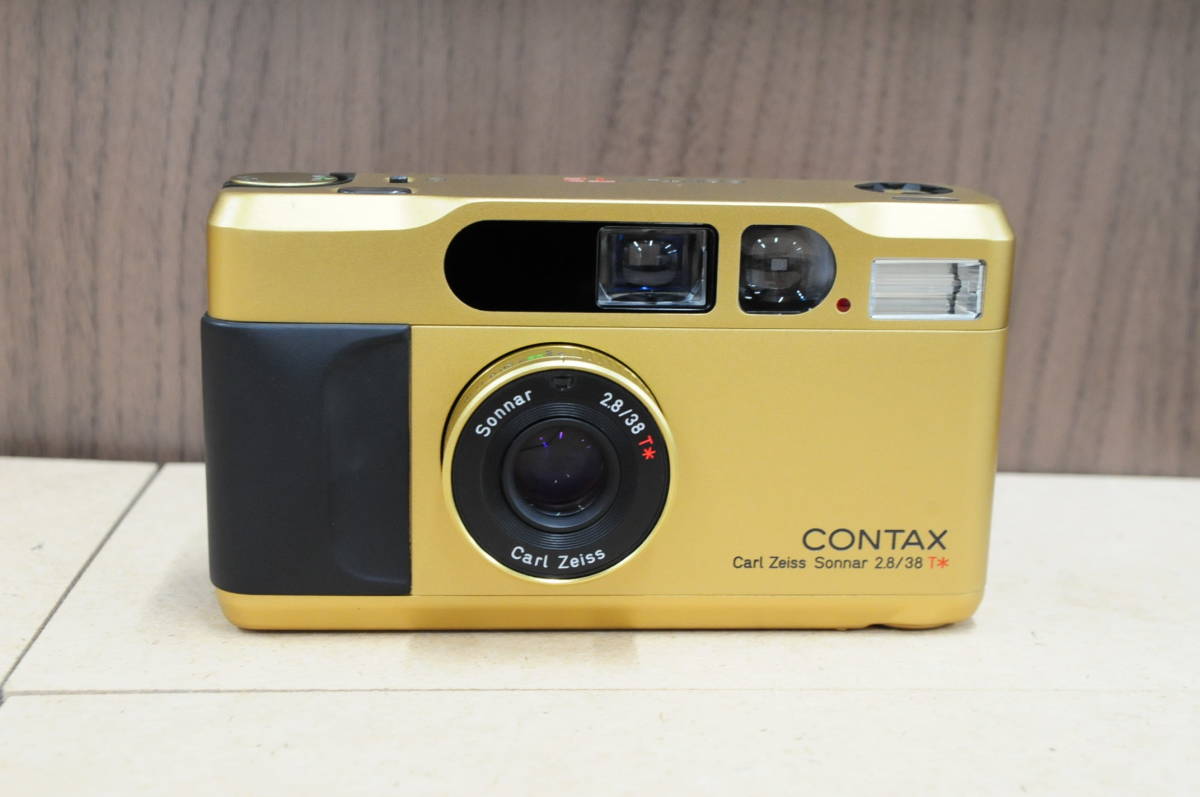 超美品 コンタックス Contax T2 チタンゴールド Carl Zeiss Sonnar 38mm F2.8 T* カビ・クモリなし 通電確認済