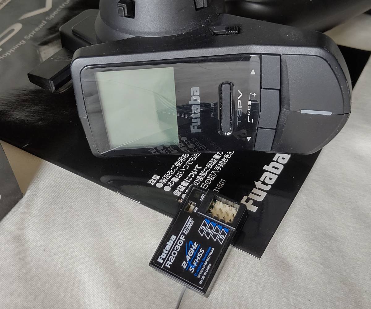 Futaba 3PV R203GF - 2.4GHz ラジコン送信機&受信機 T⁄Rセット