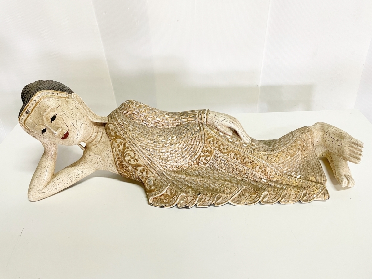 木彫り 釈迦？ 臥仏像 置物 手作り 実木 彫刻品 工芸品