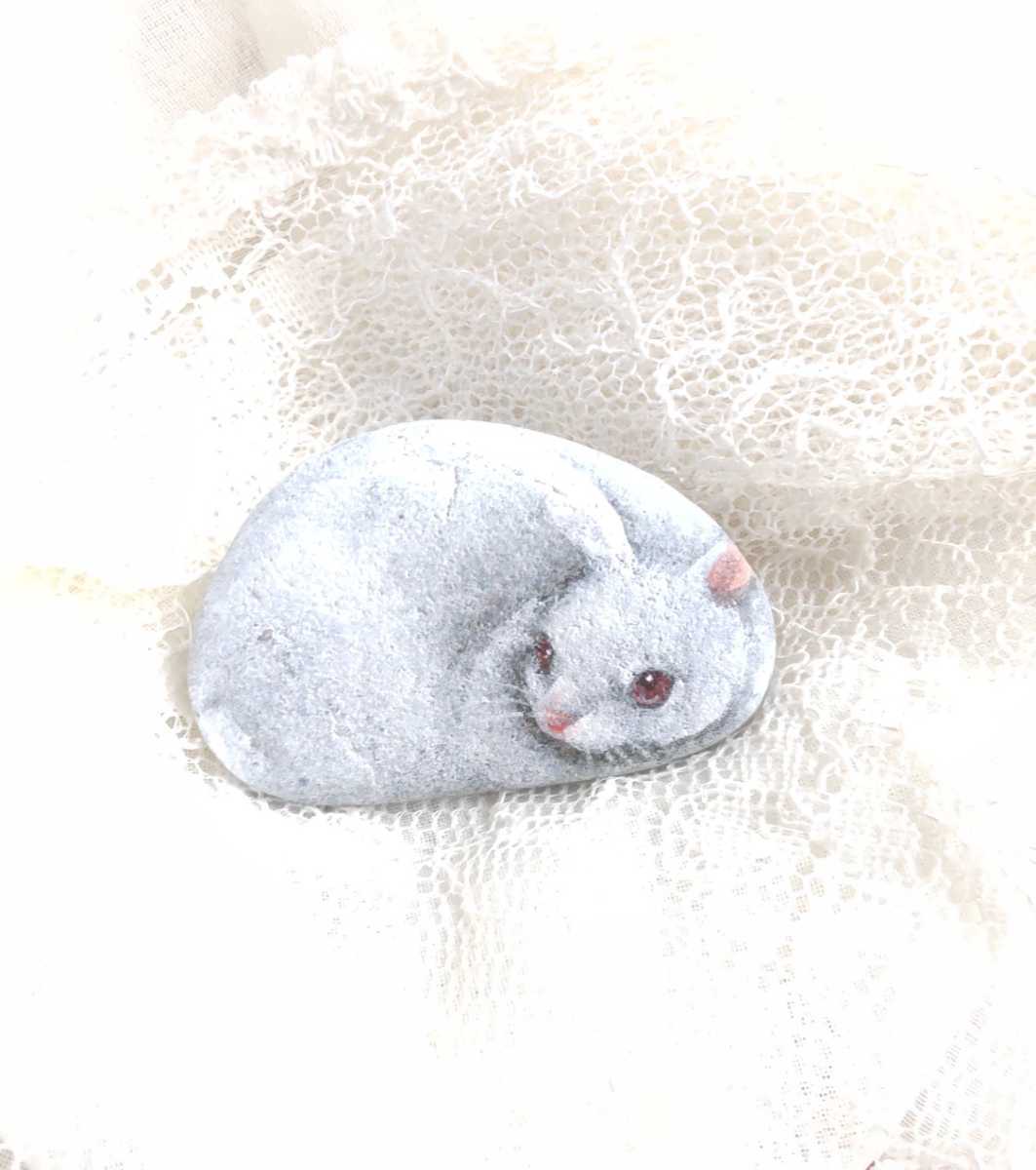 Saburina 石コロアート 白兎の帯留め 手描きイラスト うさぎ和装小物 直筆 ハンドペイント ウサギ和装アクセサリー 石猫 帯留め 売買されたオークション情報 Yahooの商品情報をアーカイブ公開 オークファン Aucfan Com