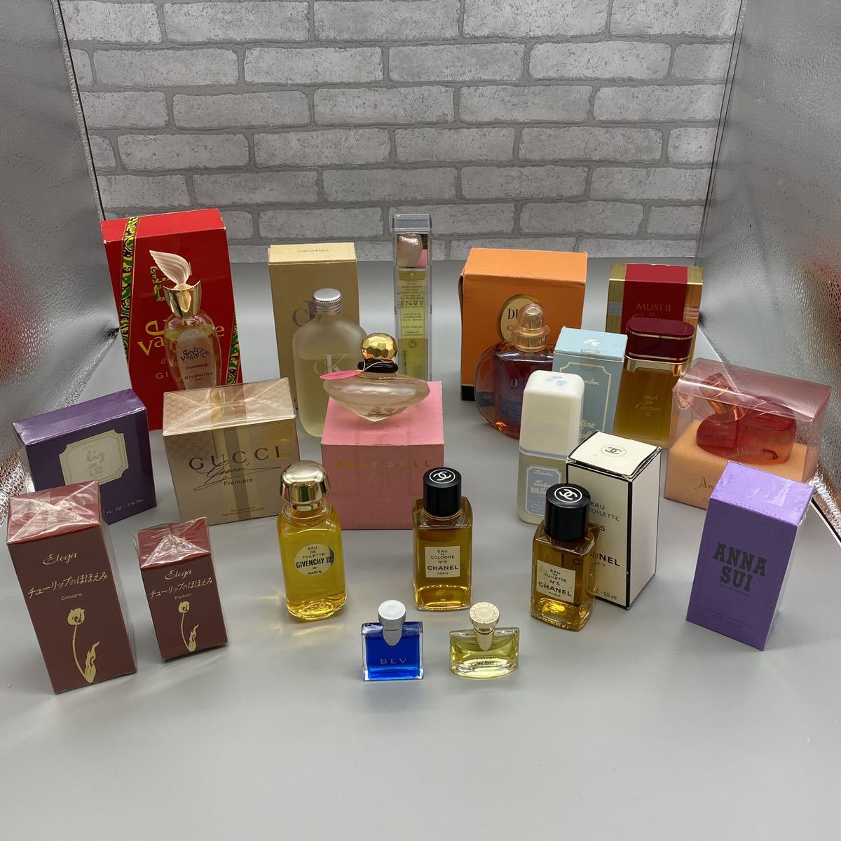  S-32 37 香水 ミニ香水 まとめ あり CHANEL GUCCI BVLGARI Dior Cartier CalvinKlein ANNASUI GIVENCHY 他(その他)｜売買されたオークション情報、yahooの商品情報をアーカイブ公開 - オークファン その他