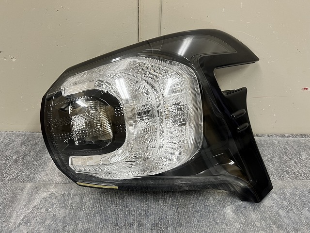 全国無料 シエンタ/ハイブリッド NSP170G/NSP172G NCP175G NHP170G 前期 純正 右テールランプ/右テールライト KOITO 52-283 22410/11上/あ(テールライト)｜売買されたオークション情報、yahooの商品情報をアーカイブ公 トヨタ用