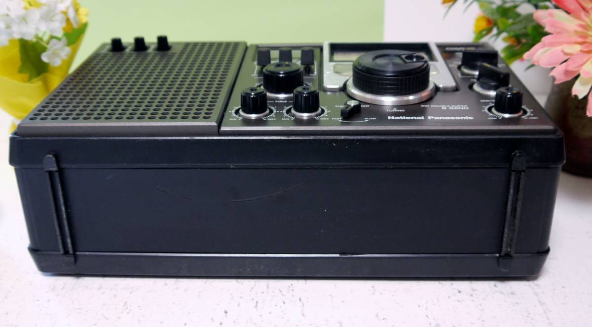 【大得価，新作】 クーガ（RF-2200）オールバンド高感度整備、特にFMは抜群。使用感、傷、色褪せ、くすみの無い特別良好な逸品を選別（特Aクラス）