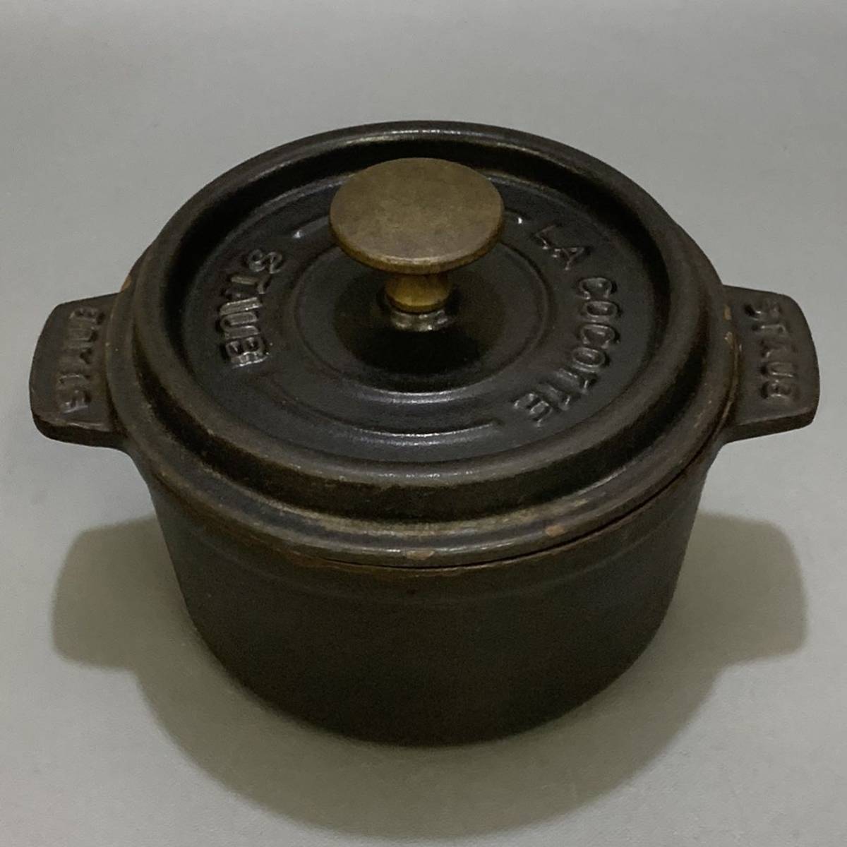 17）LA COCOTTE ココット STAUB ストウブ 両手鍋 鉄鍋 ストゥーブ 裏面 