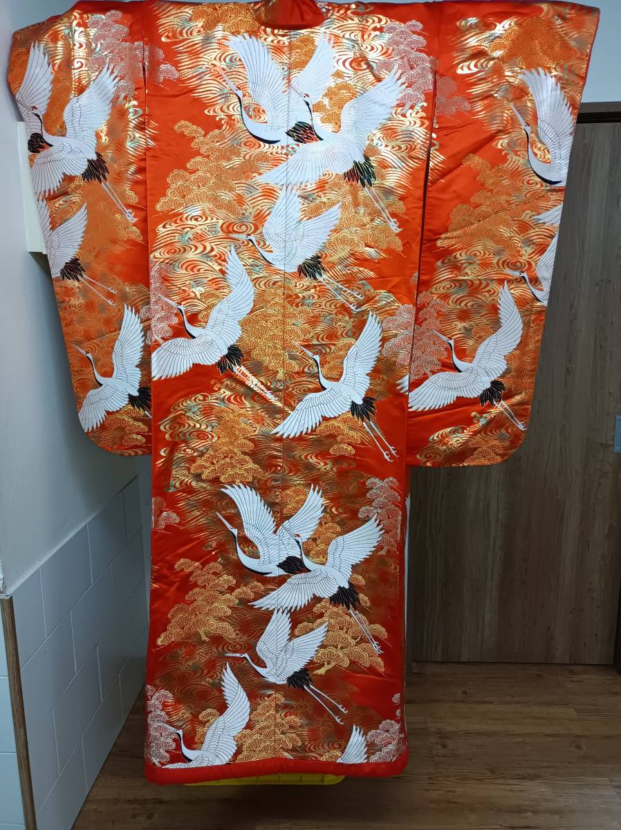 大得価，送料無料 QAZ20056 色打掛 打ち掛け 豪華刺繍 鶴 流水文様 松 着物 花嫁 婚礼衣装(その他)｜売買されたオークション情報、yahooの商品情報をアーカイブ公開 - オークファン その他