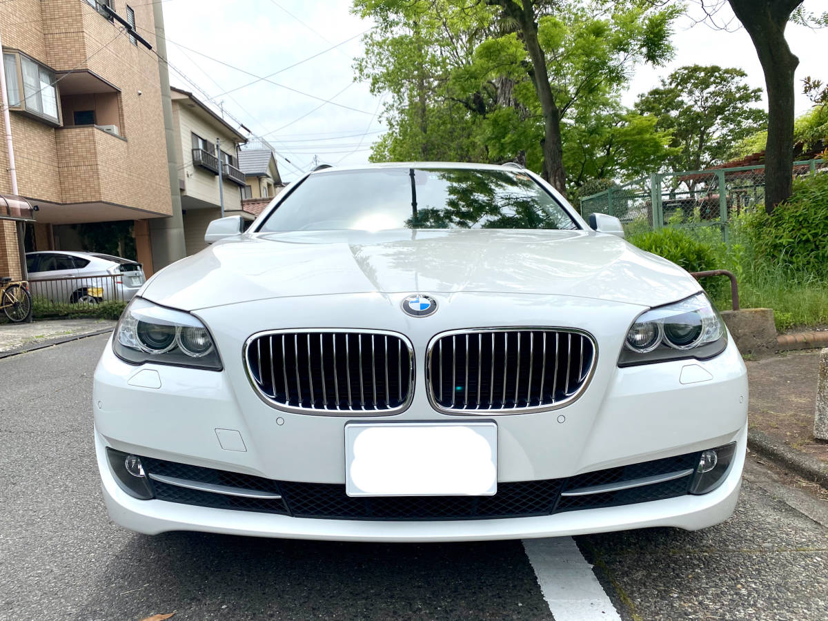 個人出品 美車 Bmw 523i ツーリング ハイラインパッケージ 平成24年 白 走行少 直列6気筒 4ps 車検長い 障害物センサー 黒革シート 5シリーズ ツーリング 売買されたオークション情報 Yahooの商品情報をアーカイブ公開 オークファン Aucfan Com