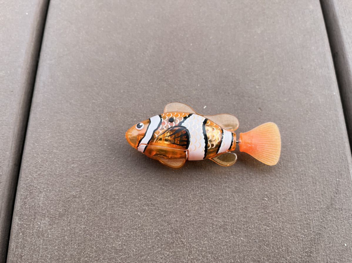 タカラトミー ロボフィッシュ クマノミ Robofish 金魚 熱帯魚 アクアリウム アロワナ 水族館 水槽 ルアー ニモ ブラックバス 魚 水草 売買されたオークション情報 Yahooの商品情報をアーカイブ公開 オークファン Aucfan Com