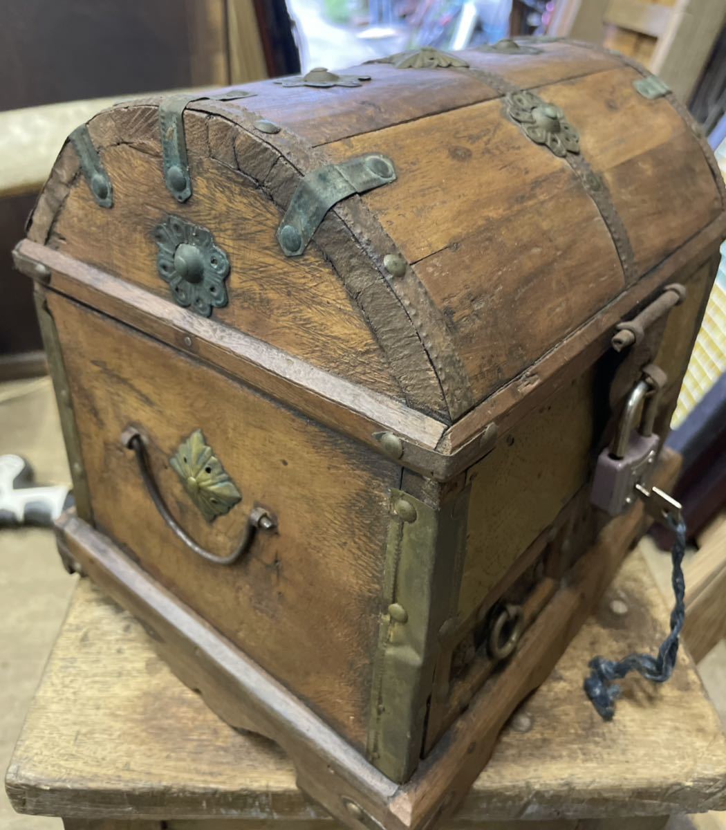 希少 からくり 箪笥 民芸調 隠し 収納多数 昭和レトロ 職人仕上げ 鍵付き 希少 からくり 箪笥 民芸調 隠し 収納多数 昭和レトロ 職人仕上げ 鍵付き