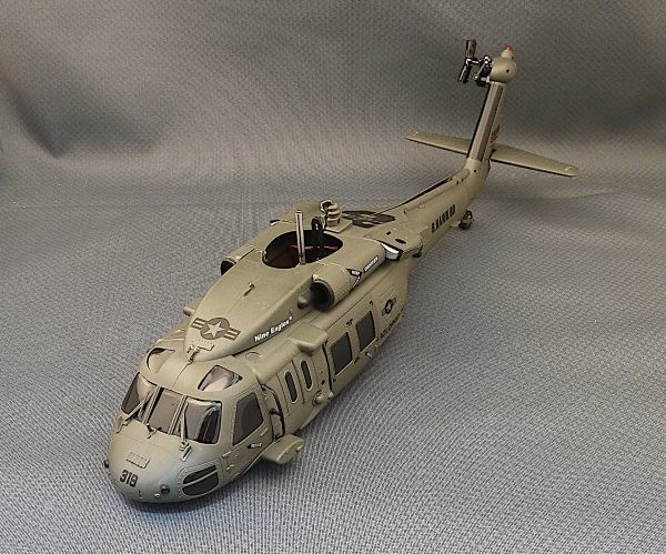 ジャンク品ナインイーグル　ソロプロ319ブラックホーク　※スペアーボディ付き ▽ NINEEAGLE SOLO PRO 319 B.HAWK60ブラックホーク グレー ボディ