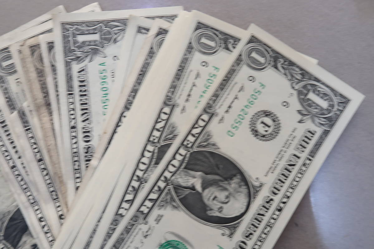 アメリカドル紙幣 1ドル札 46枚 世界 売買されたオークション情報 Yahooの商品情報をアーカイブ公開 オークファン Aucfan Com