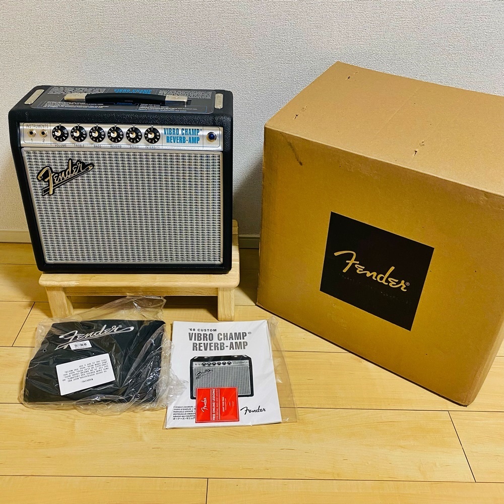 ほぼ新品 抓 Fender 68 Custom Vibro Champ Reverb