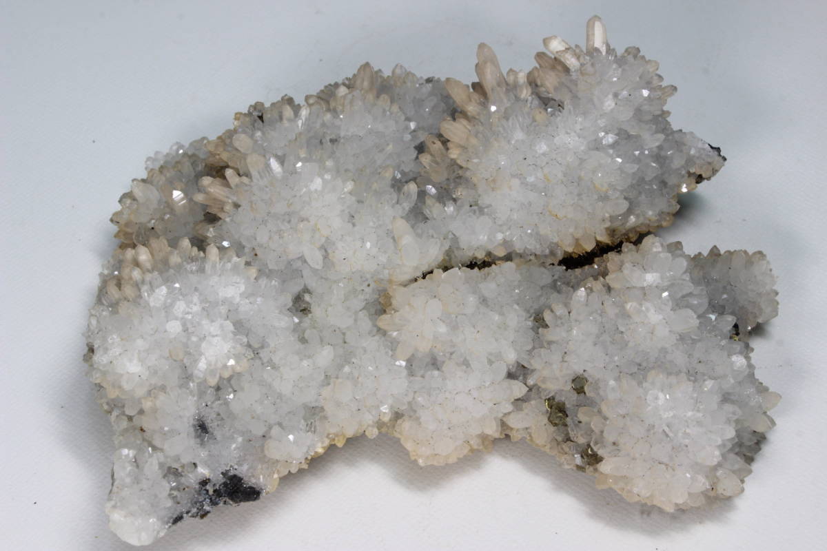 7 青森県西目屋村 尾太鉱山 鉱石 水晶 方解石 閃亜鉛鉱 約540 5g 綺麗な鉱石 鉱物 標本 原石 売買されたオークション情報 Yahooの商品情報をアーカイブ公開 オークファン Aucfan Com