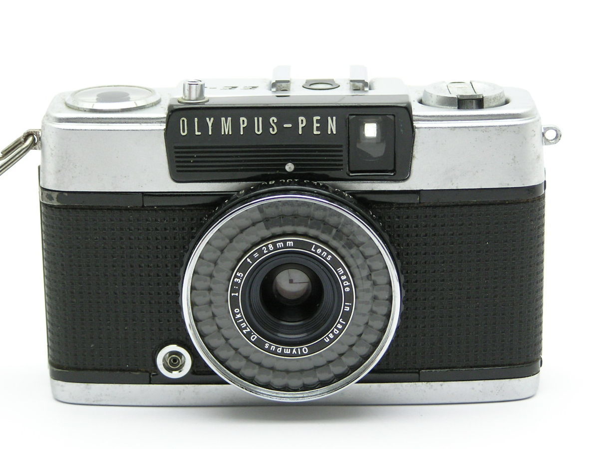 ☆ハローカメラ☆ 7185 OLYMPUS-PEN EE-3 ( D.Zuiko 28mm F3.5 ) 赤ベロ