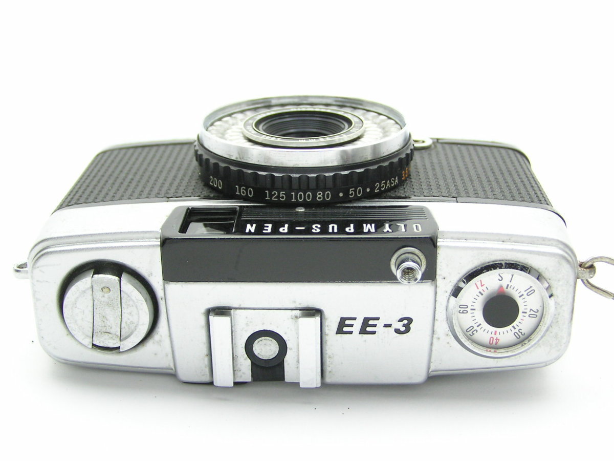 ☆ハローカメラ☆ 7185 OLYMPUS-PEN EE-3 ( D.Zuiko 28mm F3.5 ) 赤ベロ