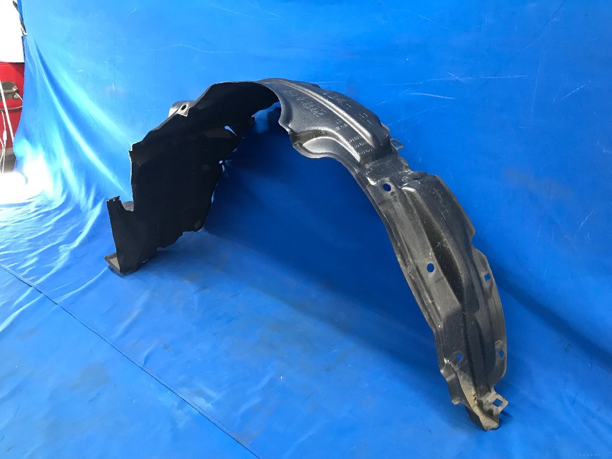 ダイハツ ムーヴキャンバス LA800S 右フロントフェンダーライナー 