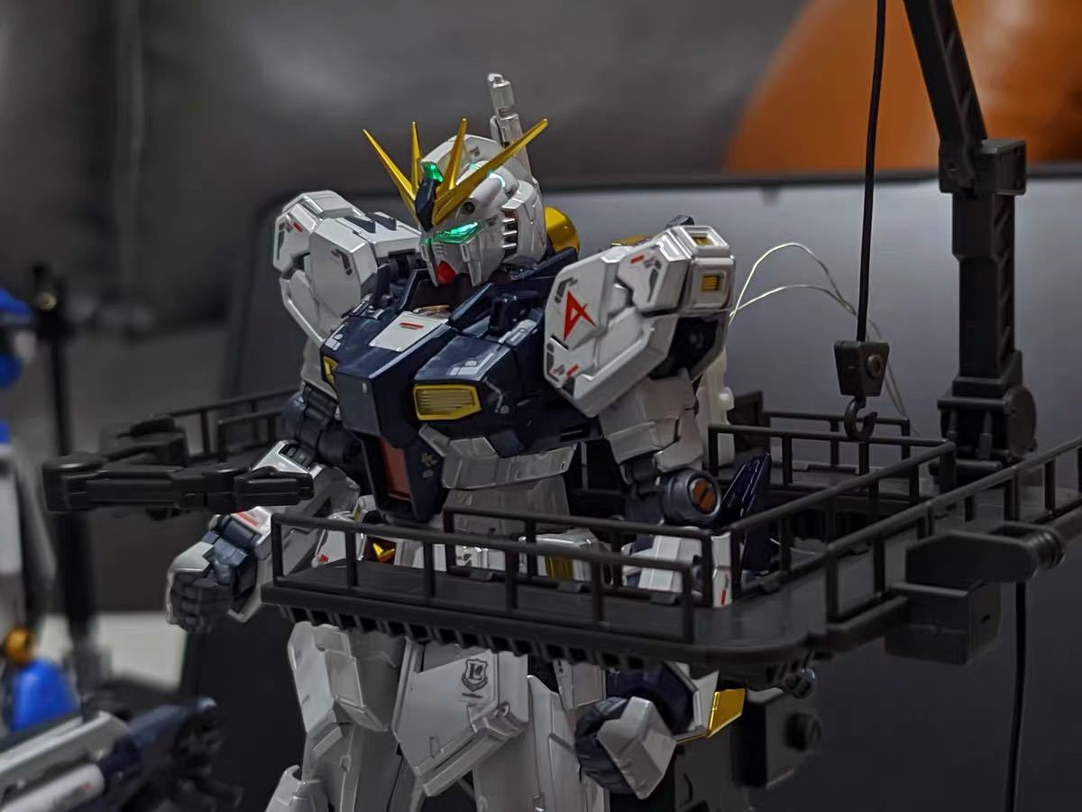 RG 1/144 ジオラマベース基地格納庫ディスプレイ、ガンプラ展示用 ν