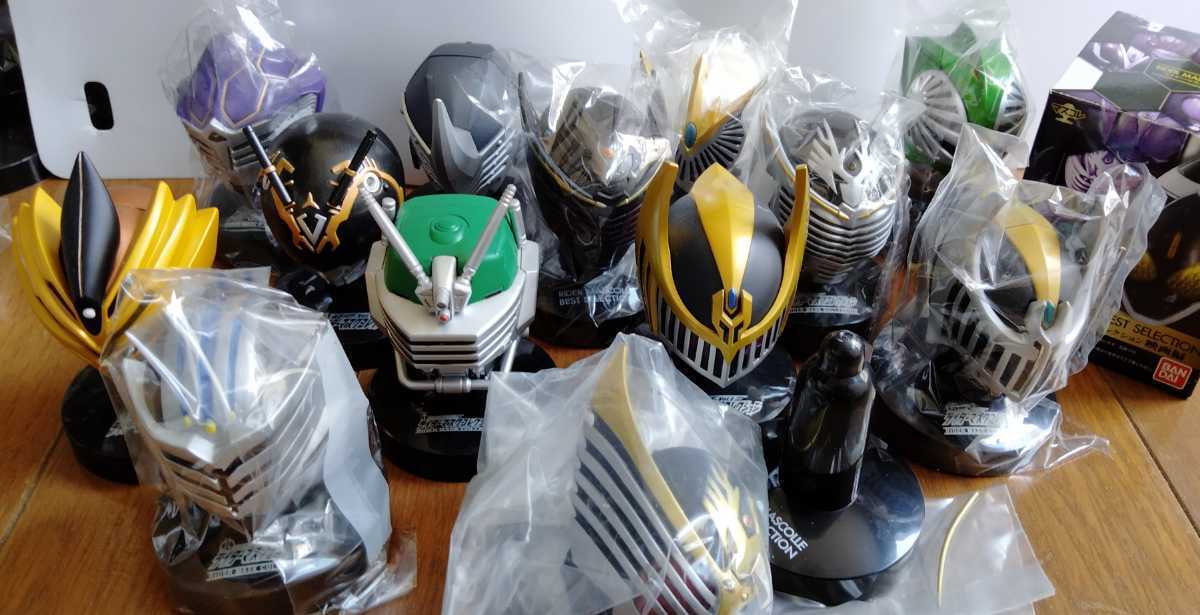 仮面ライダー龍騎 13個セット マスクコレクション 発光台座6 要