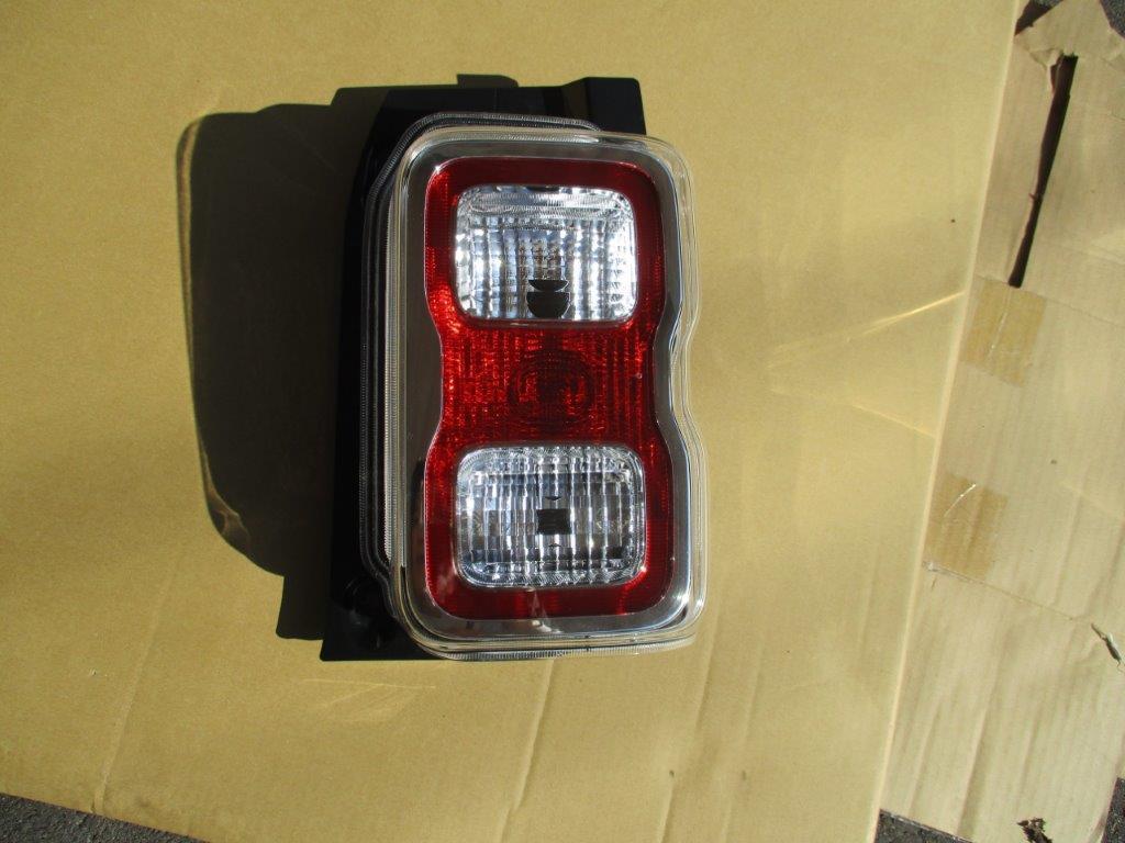 スズキ 現行 ハスラー MR52S テールランプ テールライト 右 運転席側