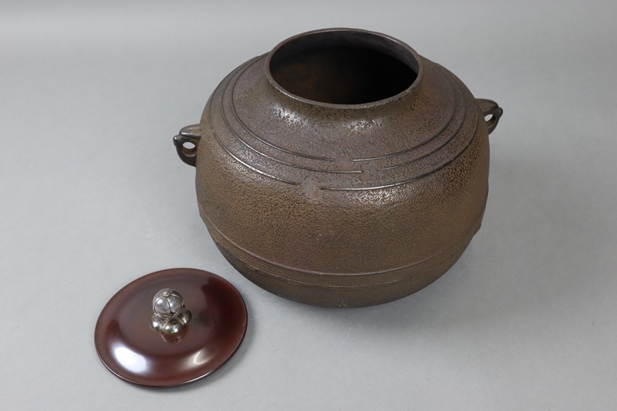 茶道具 釜師 和田美之助 銀摘 筋万字釜 共箱 細密細工 古美術品 [a1140