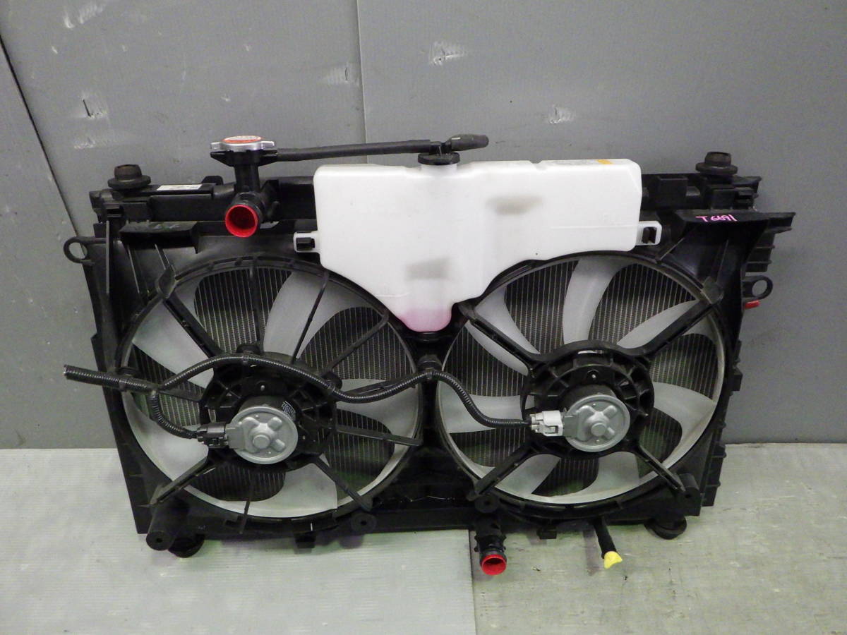 トヨタ H28年 ZRR80W ZRR80G 3ZR ヴォクシー ノア 純正 ラジエーター コンデンサー 電動ファン シュラウド セット 04-05-20-738 C3-A1-1