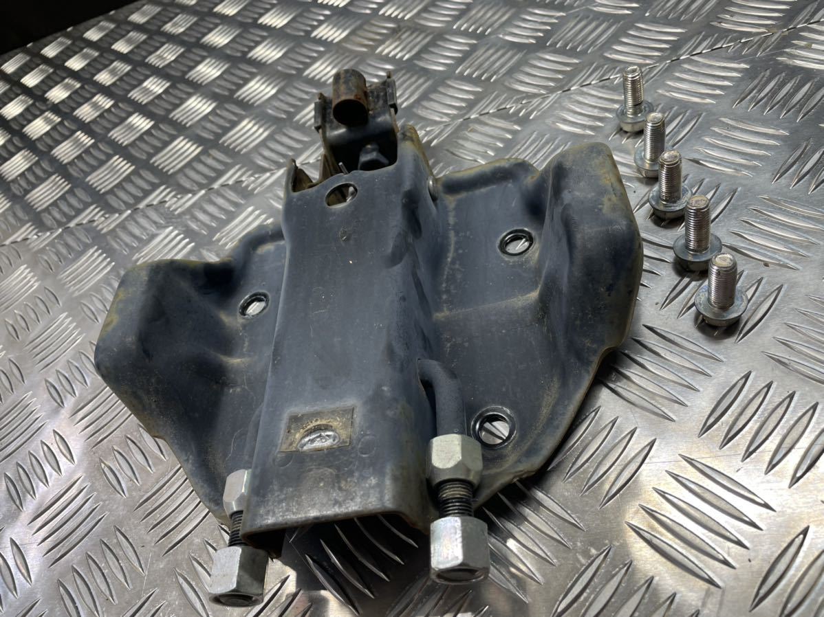 ジムニー JB23 純正スペアタイヤブラケット 取り付けボルトセット 中古 