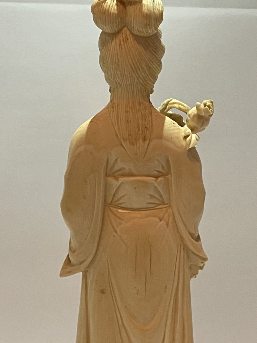 雪】天然素材 古美術 美品 天女 花彫刻置物 希少品 象牙風 中国